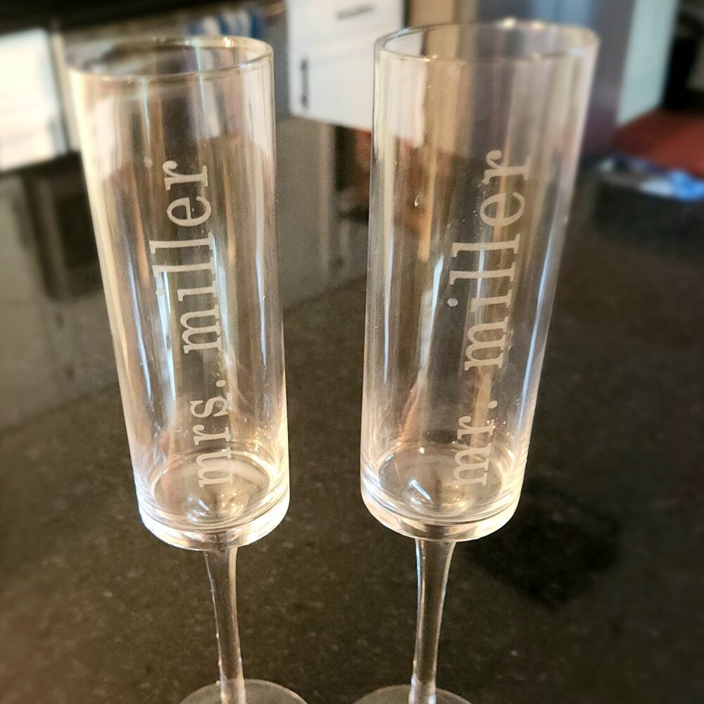 Mr and Mrs Miller Champagne Flutes-Great for Wedding
